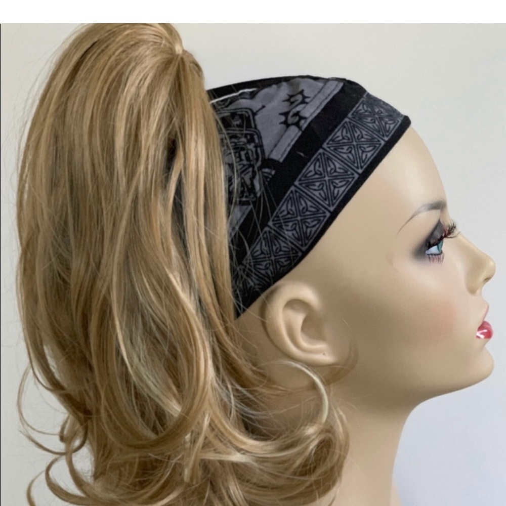 Women Blonde Synthetic Hairpiece Claw Clip-In Ponytail Layered 16"